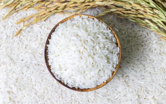 Presentación del arroz de grano largo